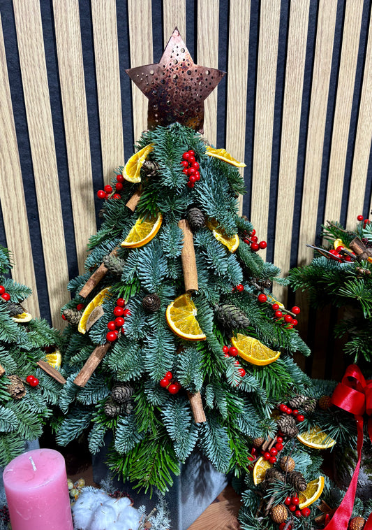 Vánoční stromeček se skořicí a pomerančem